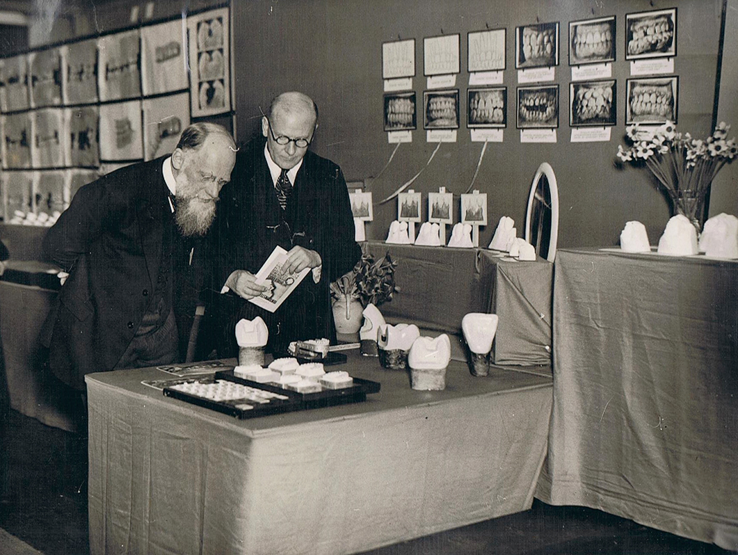 Tentoonstelling Ivoren Kruis 1935